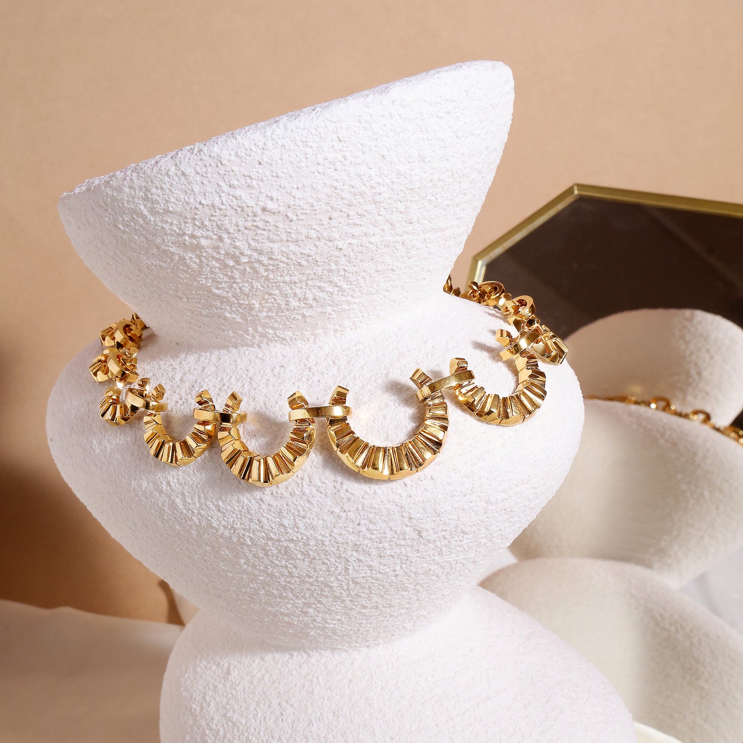The Celestina Choker